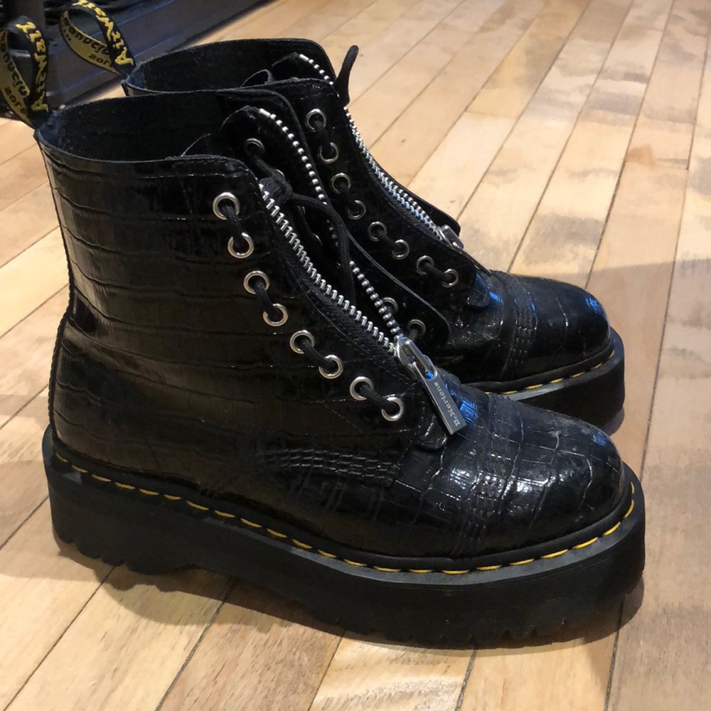 COPY - Doc Marten Croc Zip Up Platform boots Sinclair